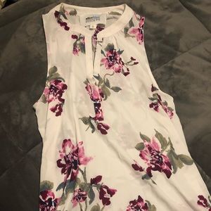 Sleeveless dress top